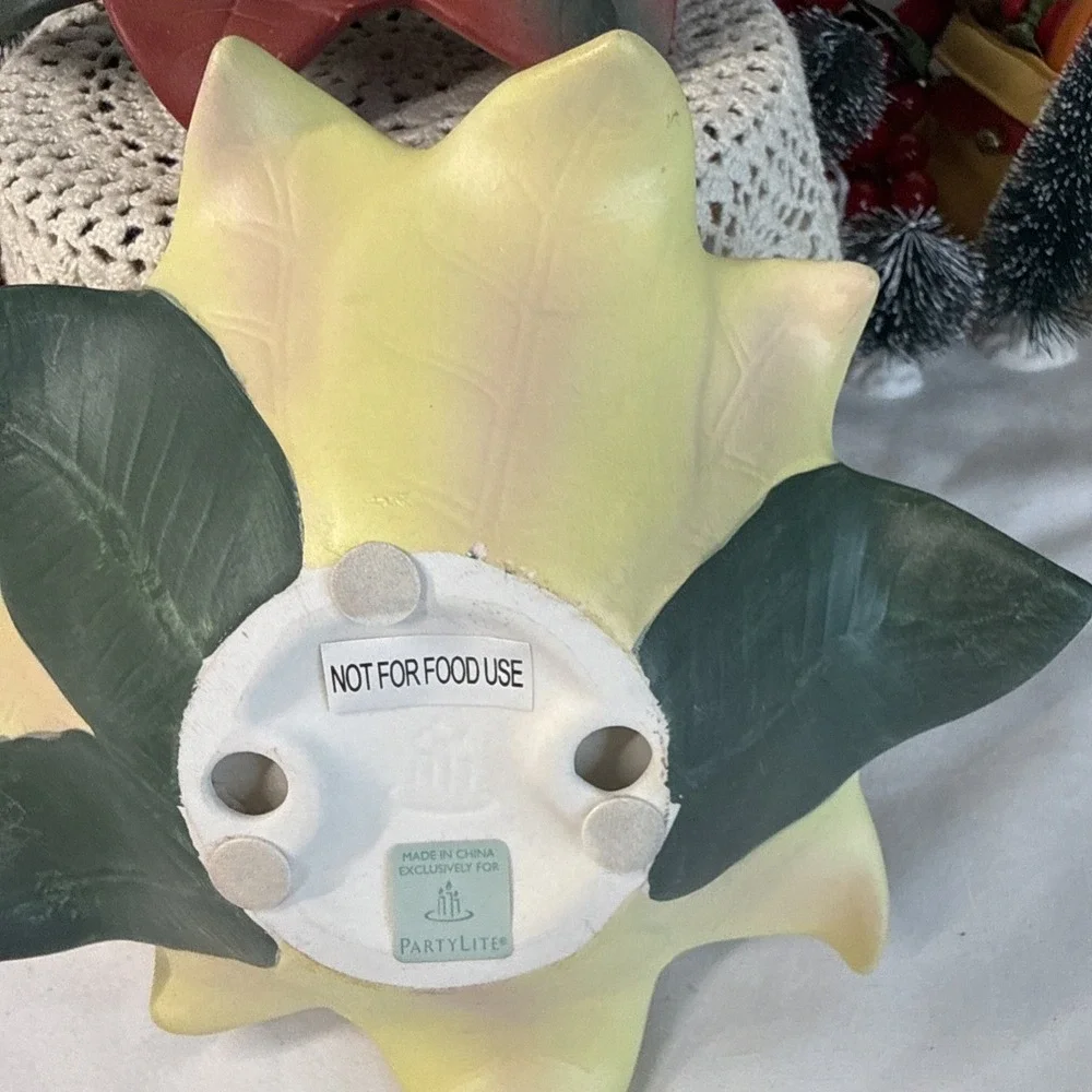PartyLite Poinsettia Pair Tealight Candle Holders christmas flower floral xmas